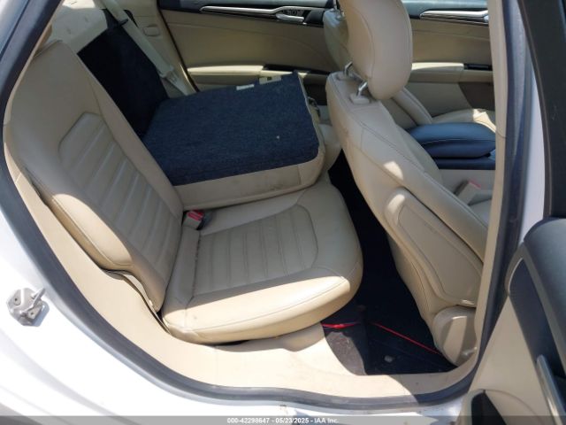 1FA6P0HD5E5359471 Ford FUSION SE