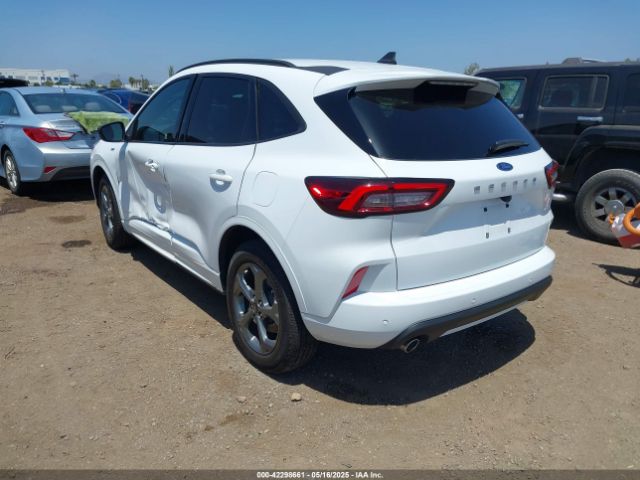 2023 FORD ESCAPE 1FMCU0MN0PUB35534 Photo 2