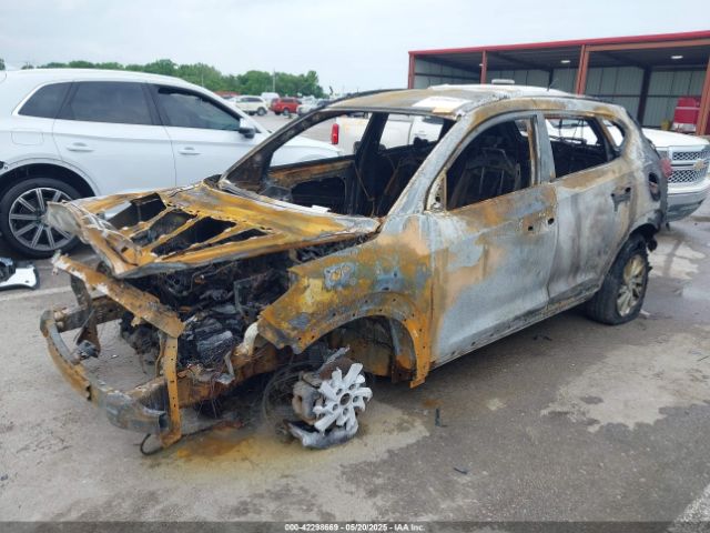 KM8J33A48GU207524 Hyundai TUCSON SE
