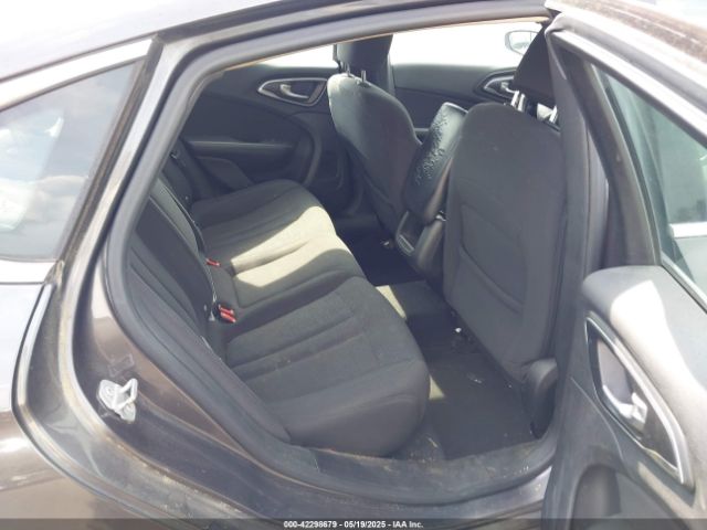 1C3CCCFB1FN665391 Chrysler 200 LX