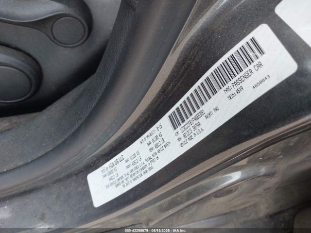 1C3CCCFB1FN665391 Chrysler 200 LX