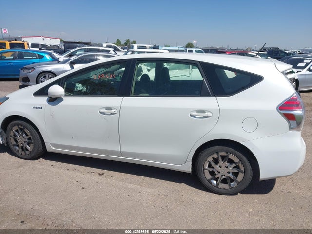Toyota Prius V Two 2015 JTDZN3EU4FJ017571 Image 14