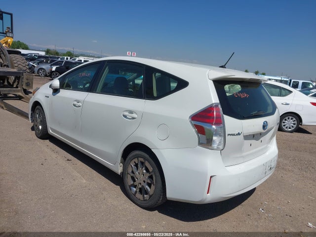 Toyota Prius V Two 2015 JTDZN3EU4FJ017571 Image 3