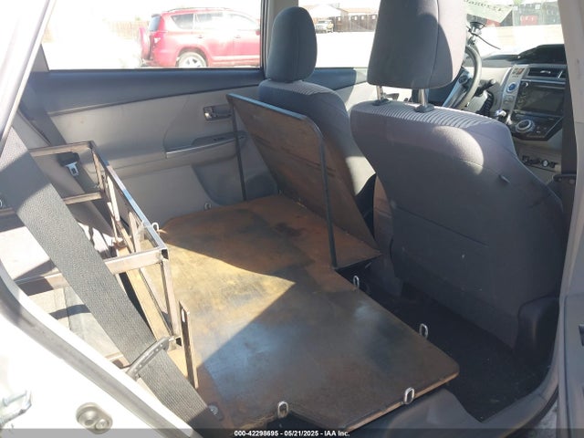 Toyota Prius V Two 2015 JTDZN3EU4FJ017571 Image 8
