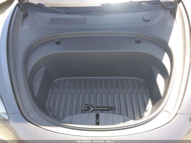 5YJ3E1EB3PF698548 Tesla MODEL 3