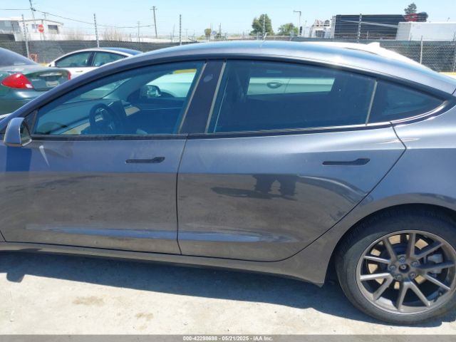 5YJ3E1EB3PF698548 Tesla MODEL 3