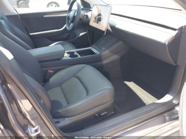 5YJ3E1EB3PF698548 Tesla MODEL 3