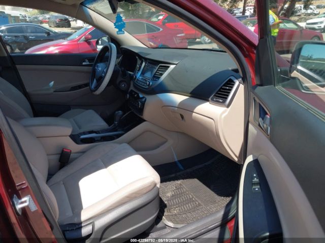 2018 HYUNDAI TUCSON KM8J23A46JU624585 Photo 4