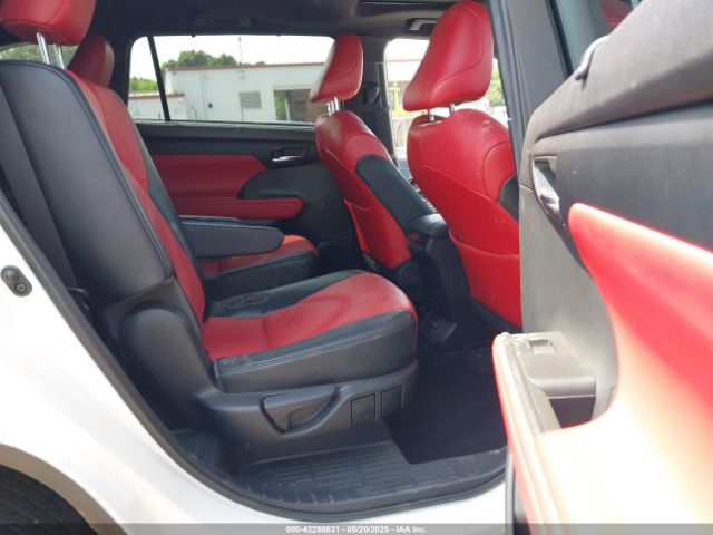 2022 TOYOTA HIGHLANDER 5TDLZRBH2NS189006 Photo 7
