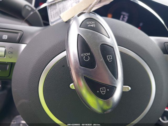 5NMJBCDE0SH480484 Hyundai TUCSON SEL