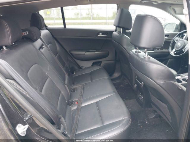 KNDPNCAC4H7072137 KIA Sportage Ex