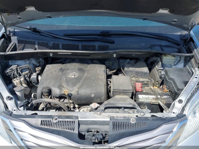 42298958 :رقم المزاد ، 5TDYZ3DC3HS857873 vin ، 2017 Toyota Sienna Xle 8 Passenger مزاد بيع