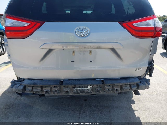42298958 :رقم المزاد ، 5TDYZ3DC3HS857873 vin ، 2017 Toyota Sienna Xle 8 Passenger مزاد بيع