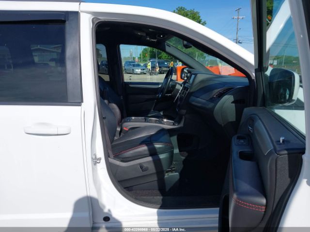 2C4RDGEG5JR147495 Dodge Grand Caravan Gt