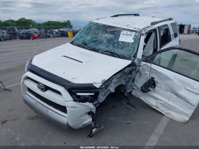 2019 TOYOTA 4RUNNER JTEBU5JR6K5679880 Photo 1