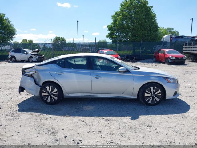 1N4BL4DV8NN308773 Nissan Altima Sv Fwd
