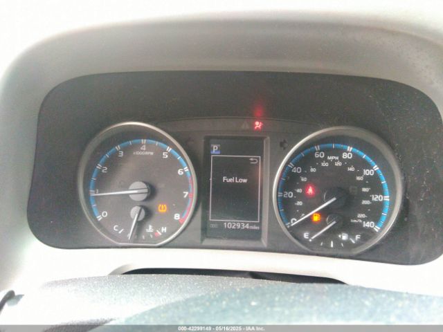 2T3WFREV7JW471206 Toyota Rav4 Xle