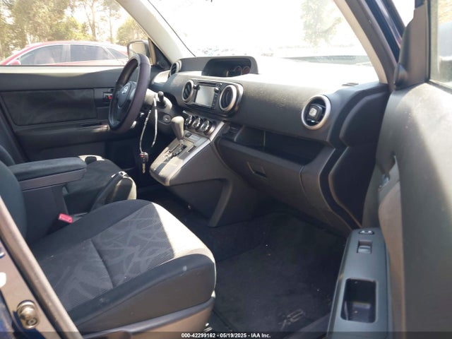 Scion XB 2014 JTLZE4FE3EJ057690 Image 5