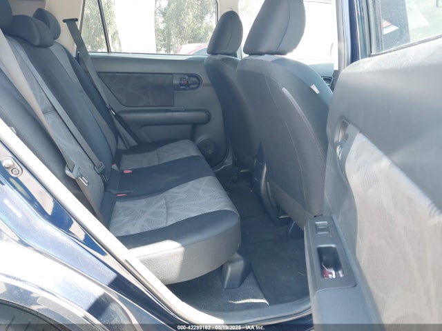 Scion XB 2014 JTLZE4FE3EJ057690 Image 8