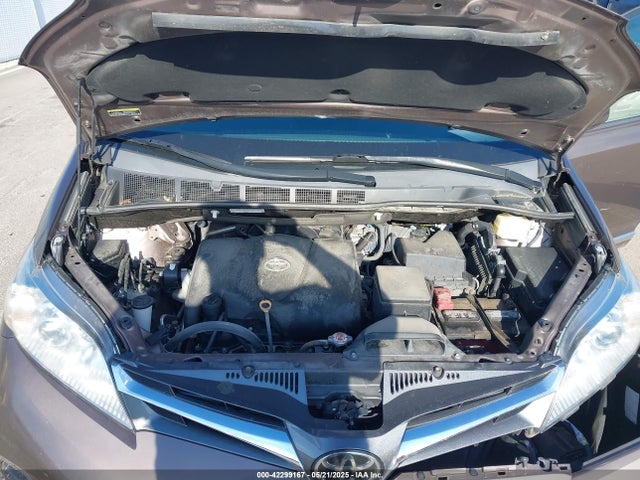 5TDYZ3DC7KS984973 Toyota Sienna Xle 8 Passenger