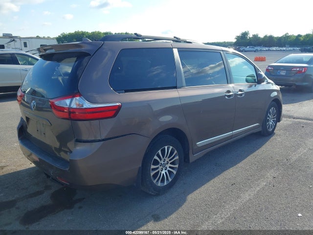 5TDYZ3DC7KS984973 Toyota Sienna Xle 8 Passenger