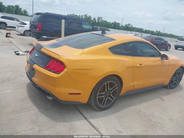 Ford 4v 2022 1FA6P8TH9N5136861 Image 4