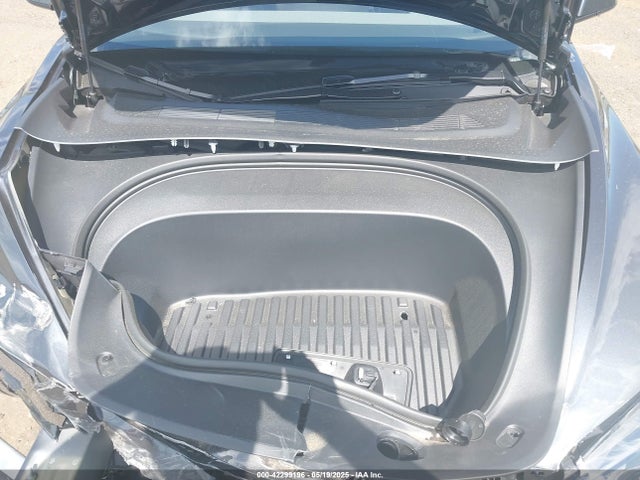 2025 TESLA MODEL 3 5YJ3E1EB4SF964054 Photo 9