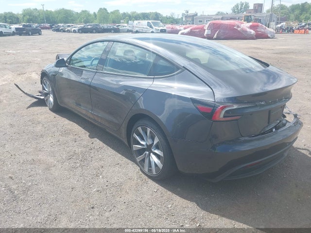 2025 TESLA MODEL 3 5YJ3E1EB4SF964054 Photo 2