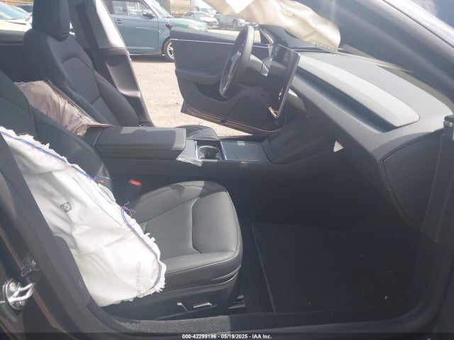 2025 TESLA MODEL 3 5YJ3E1EB4SF964054 Photo 4