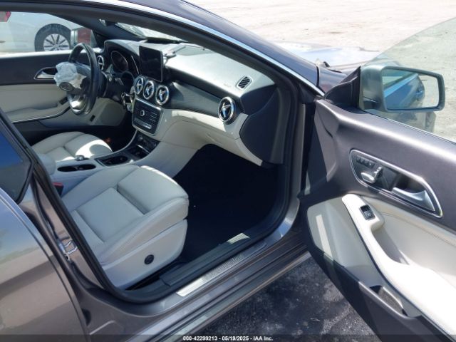 WDDSJ4EB4KN773539 Mercedes-Benz CLA 250