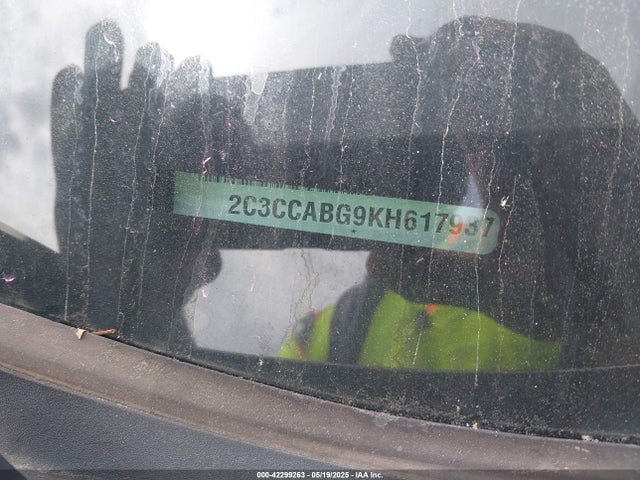2C3CCABG9KH617937 Chrysler 300