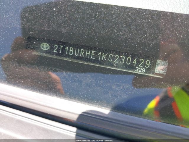 2T1BURHE1KC230429 Toyota COROLLA LE