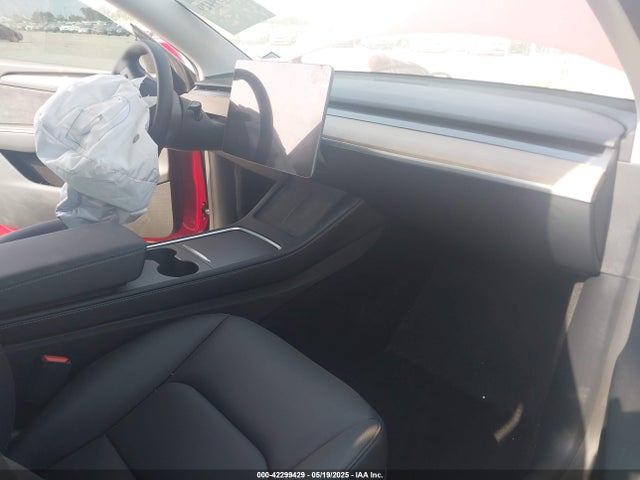 2025 TESLA MODEL Y 7SAYGDEF9SA341176 Photo 4