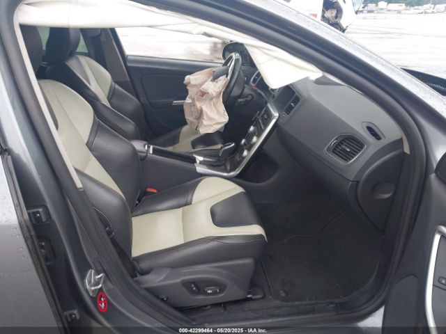 YV4612UM4G2000529 Volvo S60 Cross Country T5 Platinum