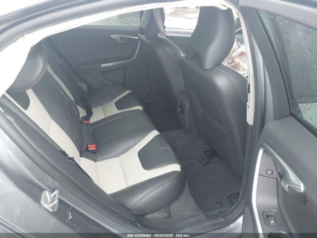 YV4612UM4G2000529 Volvo S60 Cross Country T5 Platinum