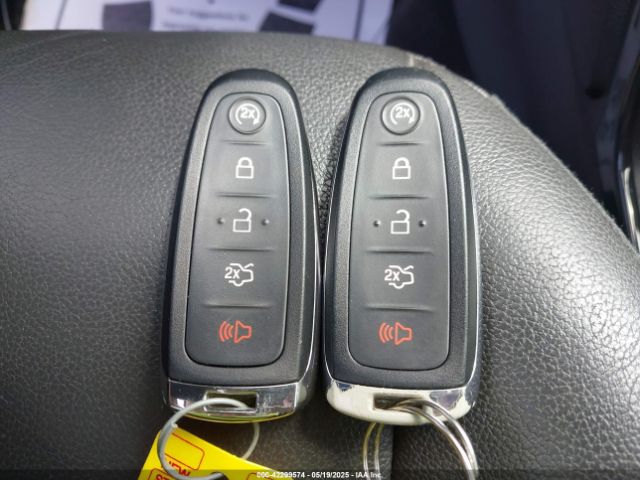 1FMCU9J93EUB27534 Ford Escape Titanium