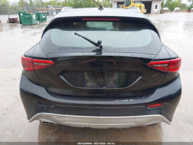 SJKCH5CR3JA052230 Infiniti Qx30 Premium