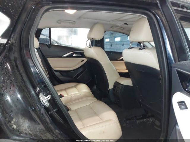 SJKCH5CR3JA052230 Infiniti Qx30 Premium