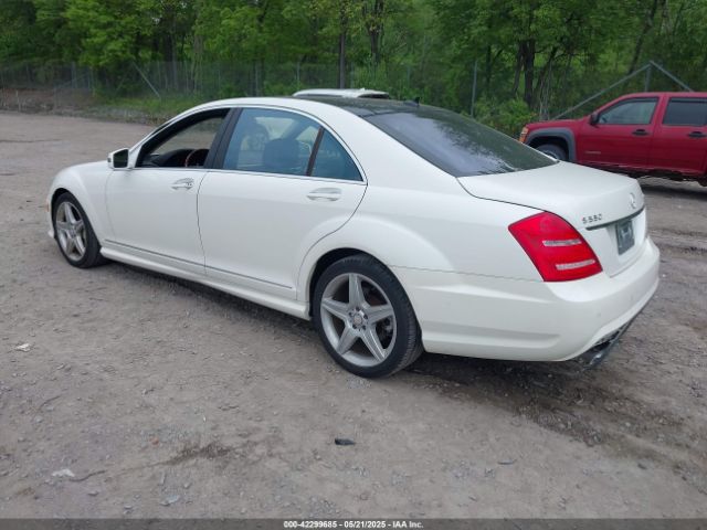 2010 MERCEDES-BENZ S 550 WDDNG8GB5AA311187 Photo 2