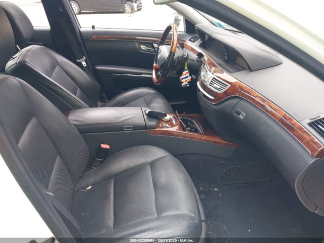 2010 MERCEDES-BENZ S 550 WDDNG8GB5AA311187 Photo 4