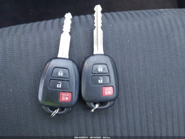 JTMBFREV9HD204770 Toyota RAV4 LE