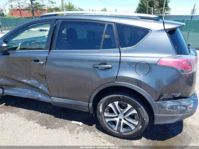 JTMBFREV9HD204770 Toyota RAV4 LE