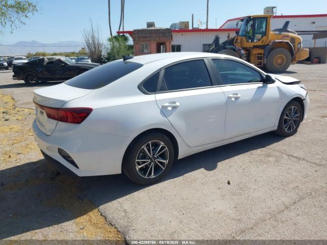 2023 KIA FORTE 3KPF24AD8PE655571 Photo 3
