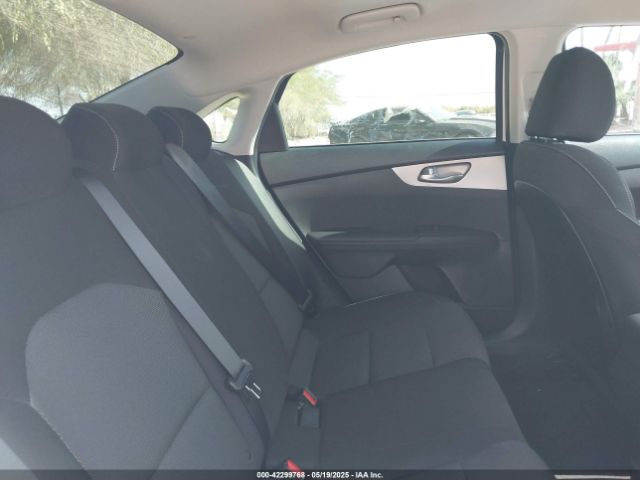 2023 KIA FORTE 3KPF24AD8PE655571 Photo 7