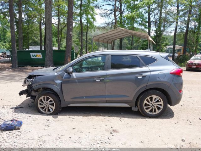 KM8J3CA48JU728282 Hyundai TUCSON SEL