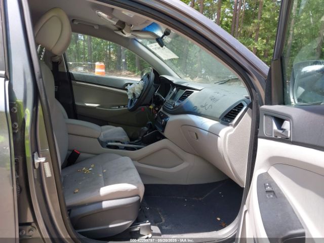 KM8J3CA48JU728282 Hyundai TUCSON SEL