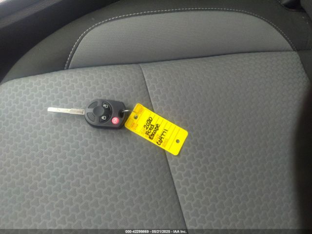 1FMCU9GD5HUC34665 Ford ESCAPE SE