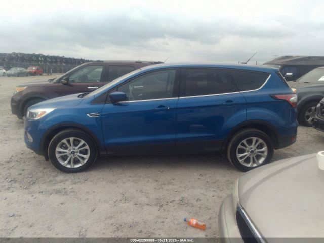 1FMCU9GD5HUC34665 Ford ESCAPE SE