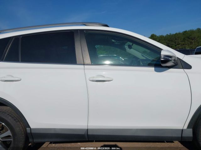 2T3WFREV8JW423617 Toyota Rav4 Xle