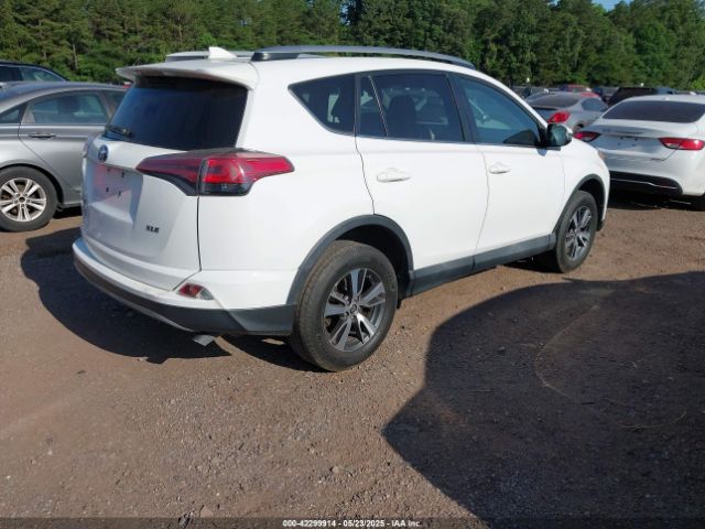 2T3WFREV8JW423617 Toyota Rav4 Xle